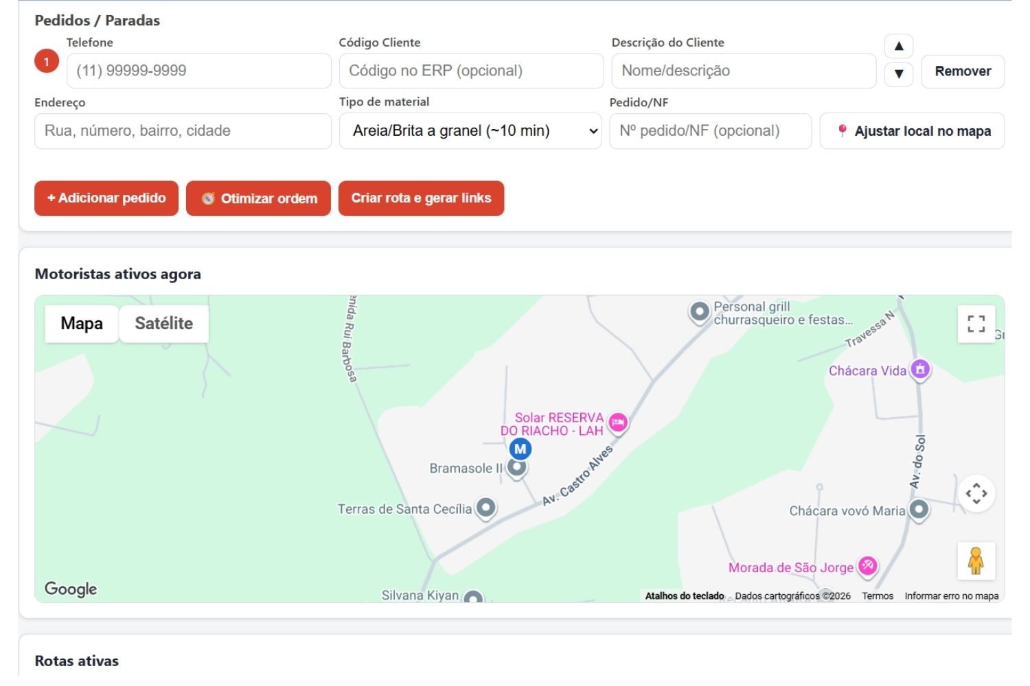 Painel do operador do RotaCerta com cadastro de pedidos por tipo de material e mapa de motoristas ativos em tempo real
